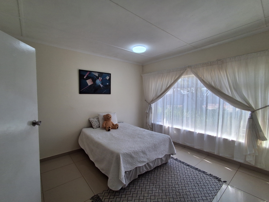 4 Bedroom Property for Sale in Flamwood North West